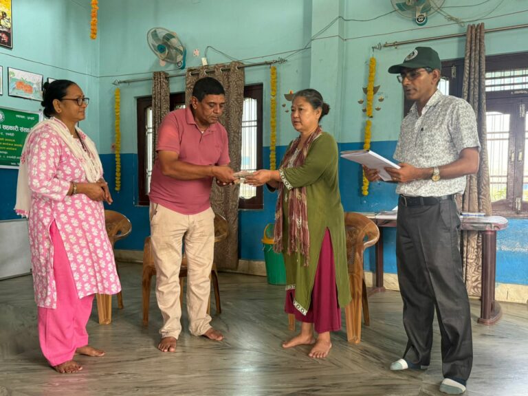 अरनिको सहकारीद्वारा बालगृहलाई आर्थिक सहयोग