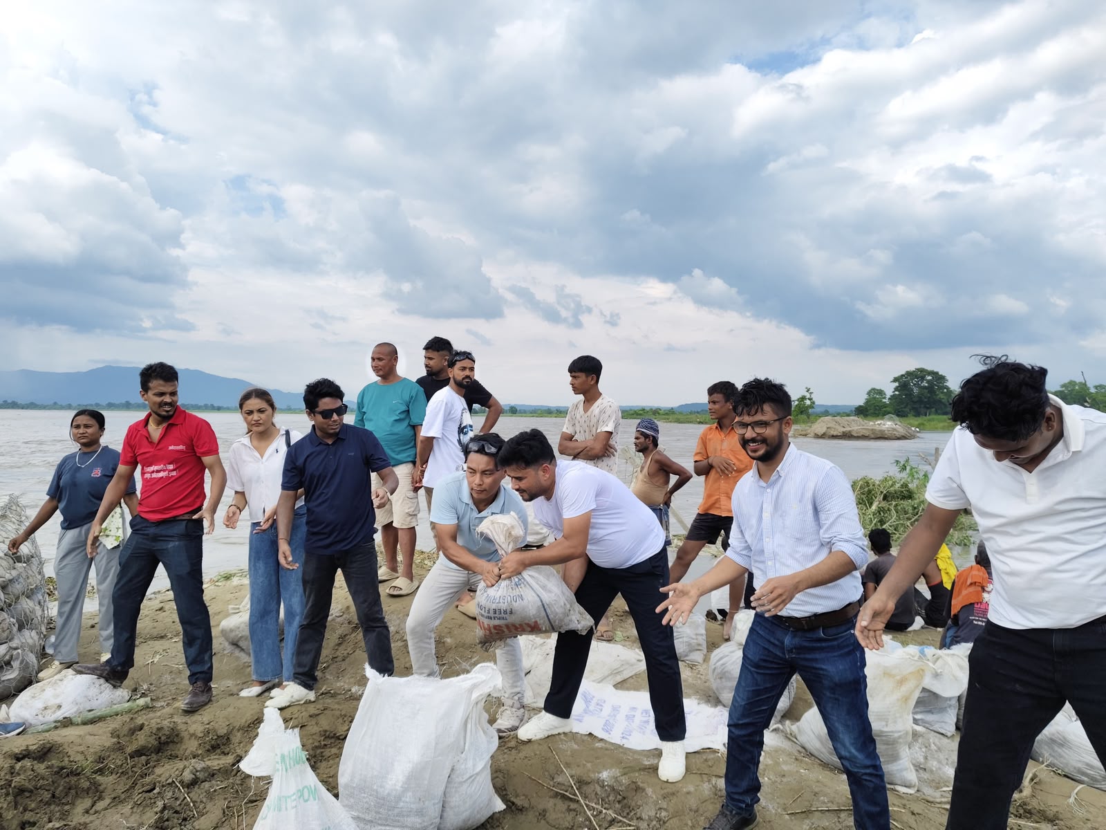 श्रमदान गर्न अनेरास्ववियुको टोली पुग्यो सुस्ता