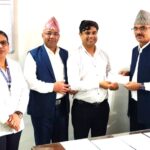 रसुवाका बाढीपीडितलाई रुपन्देहीका कर्मचारीको साथ: राहत कोषमा १ लाख ११ हजार सहयोग
