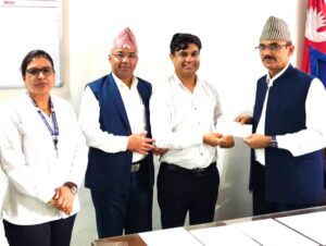 रसुवाका बाढीपीडितलाई रुपन्देहीका कर्मचारीको साथ: राहत कोषमा १ लाख ११ हजार सहयोग